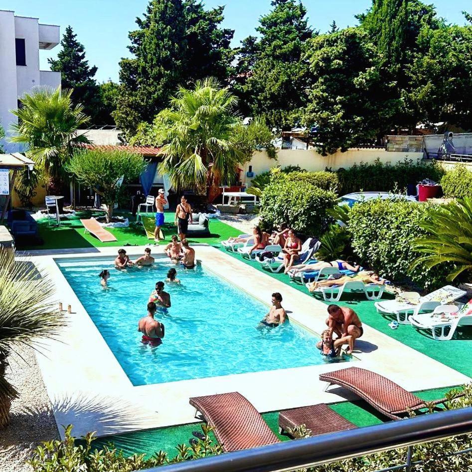 Kristal Paris Resort 诺瓦利娅 外观 照片
