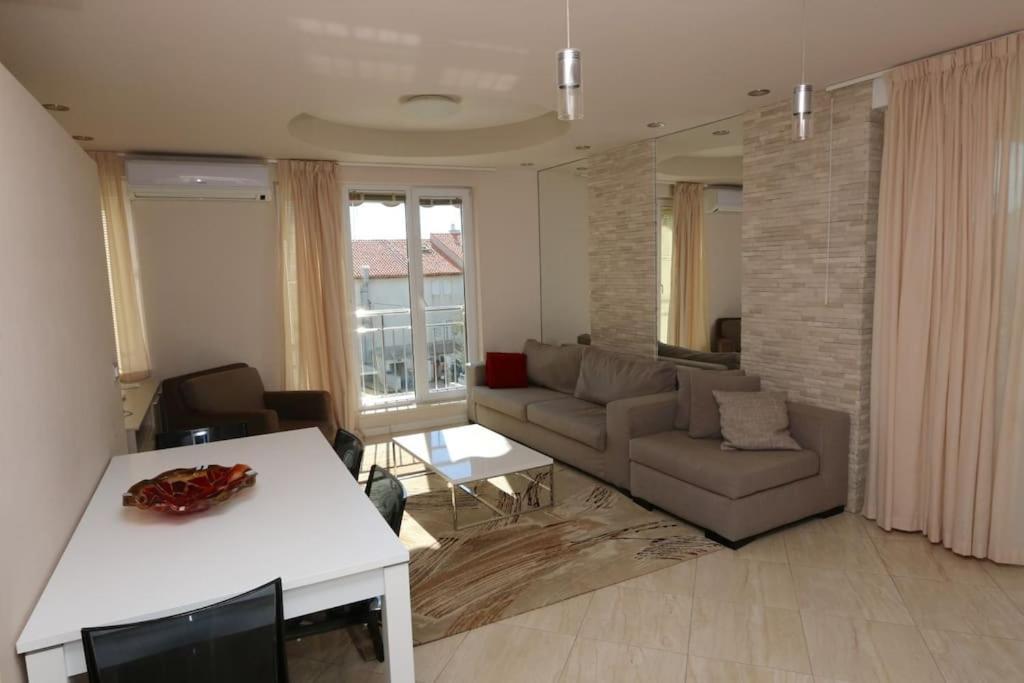 Kristal Paris Resort 诺瓦利娅 外观 照片