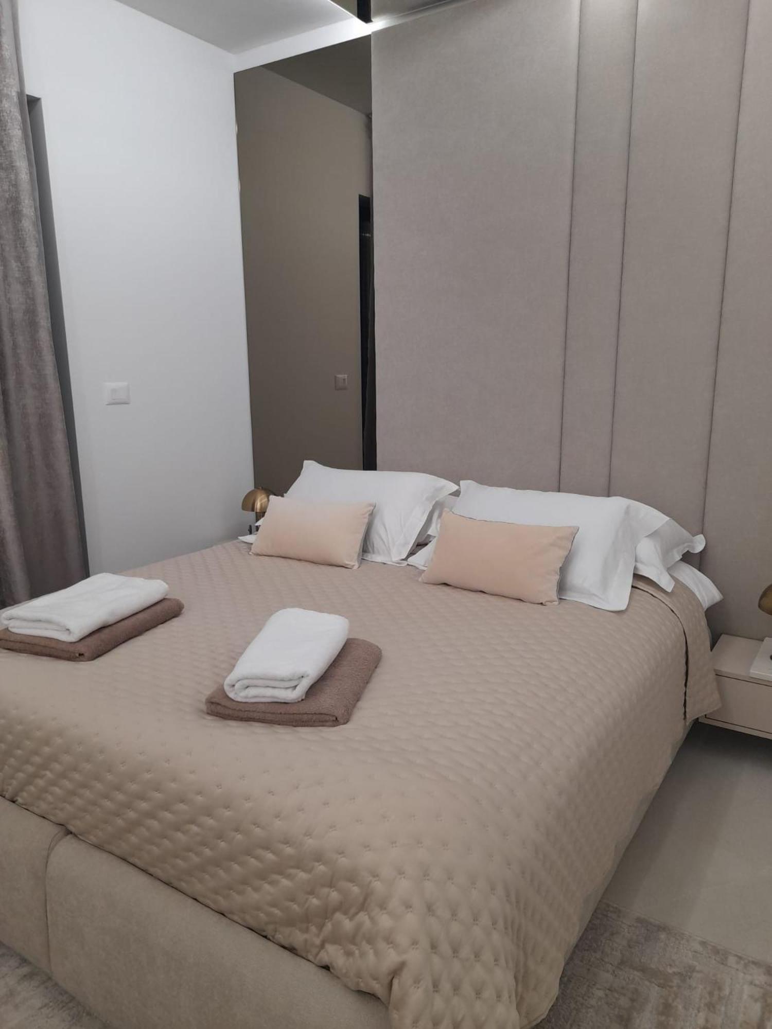 Kristal Paris Resort 诺瓦利娅 外观 照片