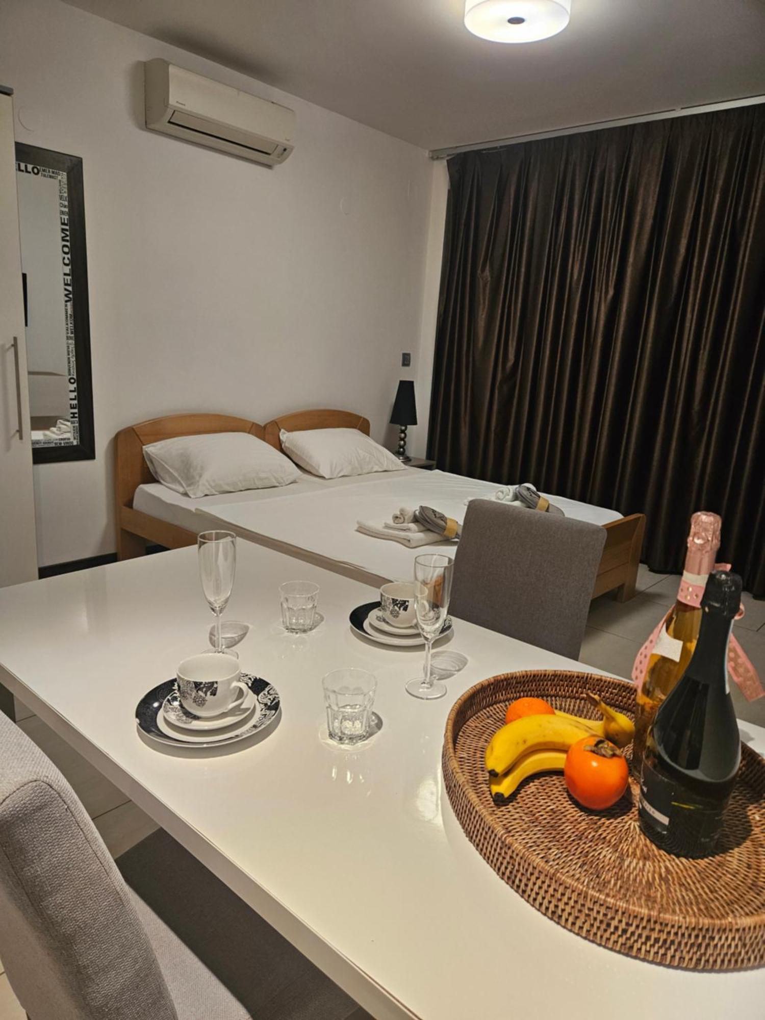 Kristal Paris Resort 诺瓦利娅 外观 照片