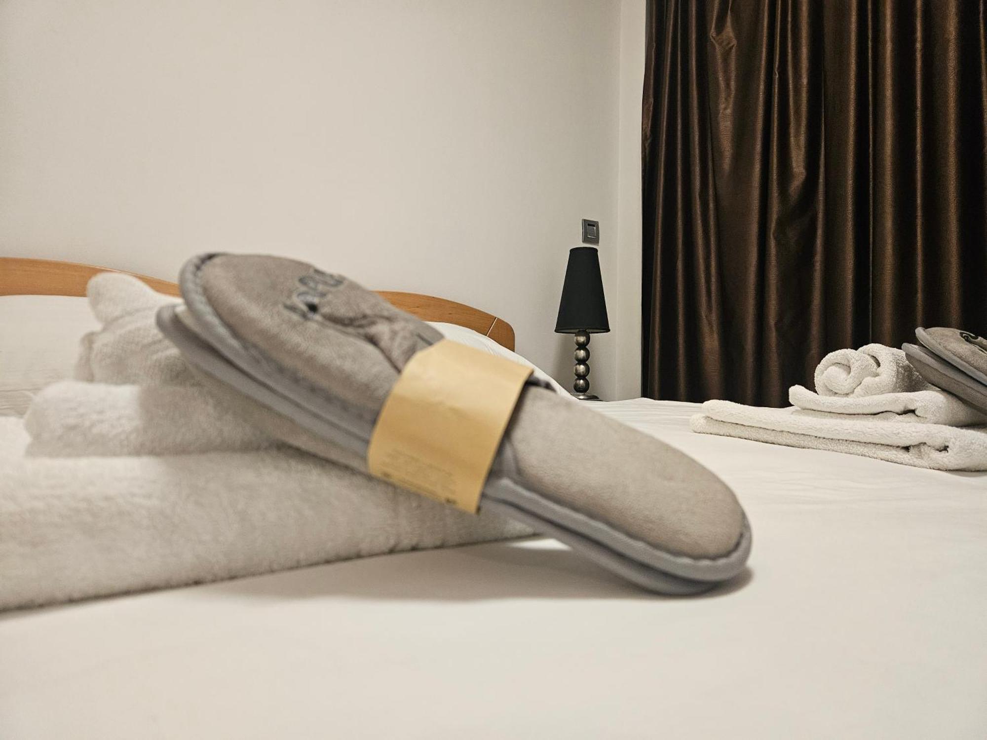Kristal Paris Resort 诺瓦利娅 外观 照片